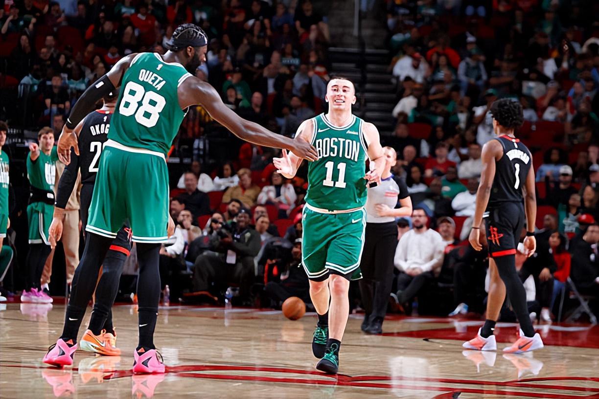 世界杯积分榜-限制了火箭内线支柱！凯尔特人先发中锋已经是联盟顶级蓝领中锋了